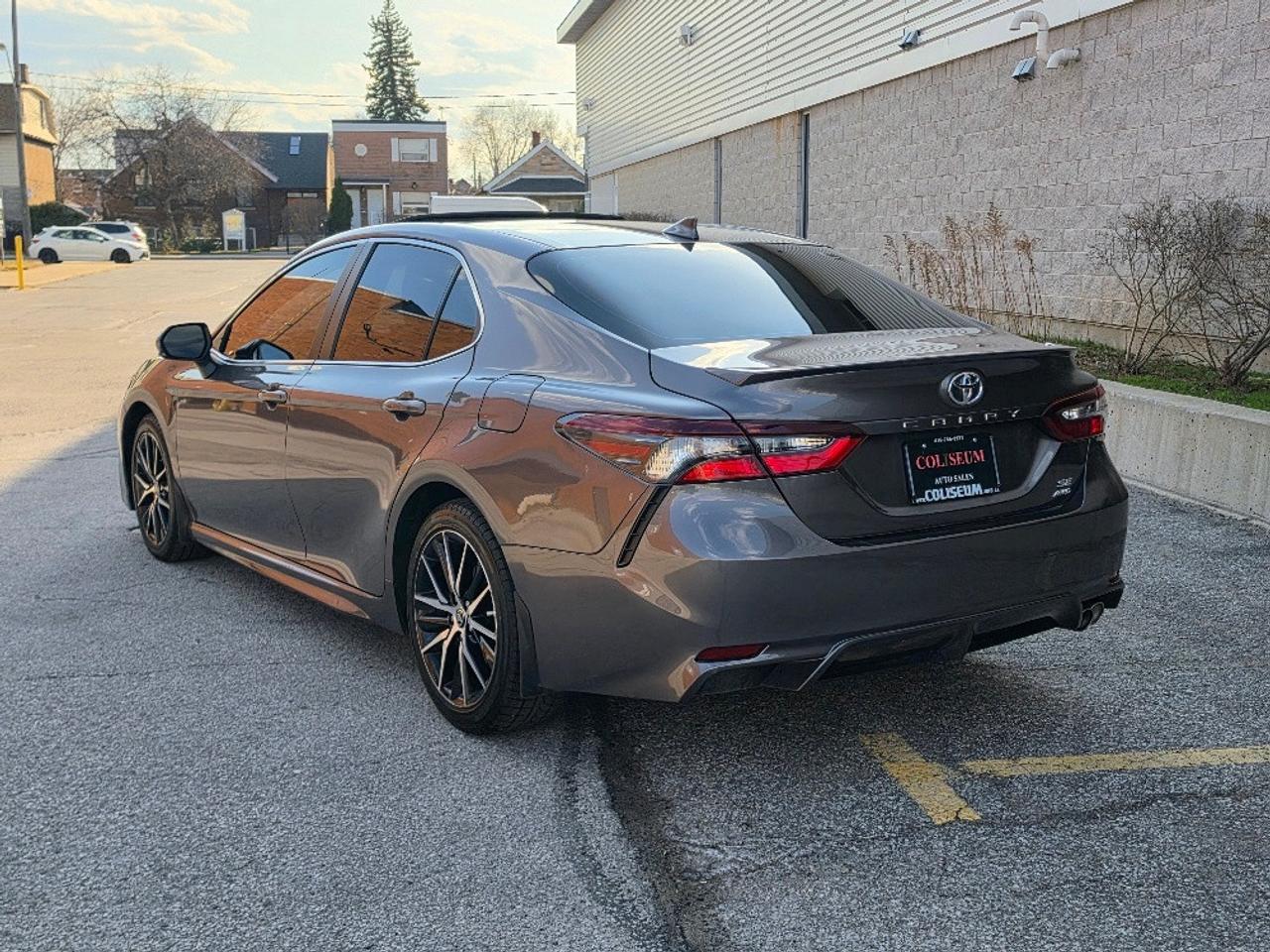 2022 Toyota Camry SE AWD-SUNROOF-CARPLAY-CERTIFIED Photo2