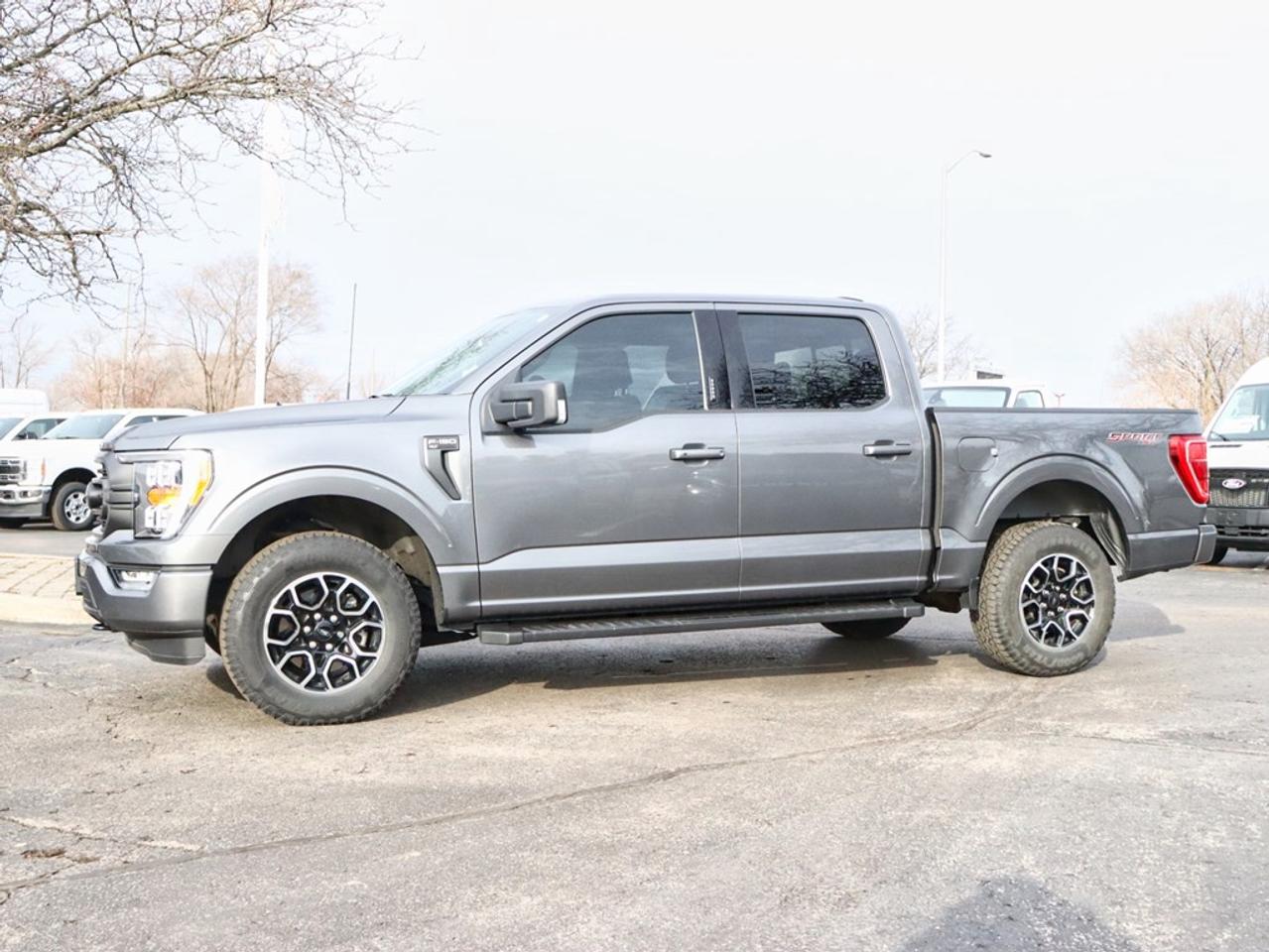 2022 Ford F-150 XLT | 4X4 | 2.7L | 302A | NAV | TAILGATE STEP |18s Photo