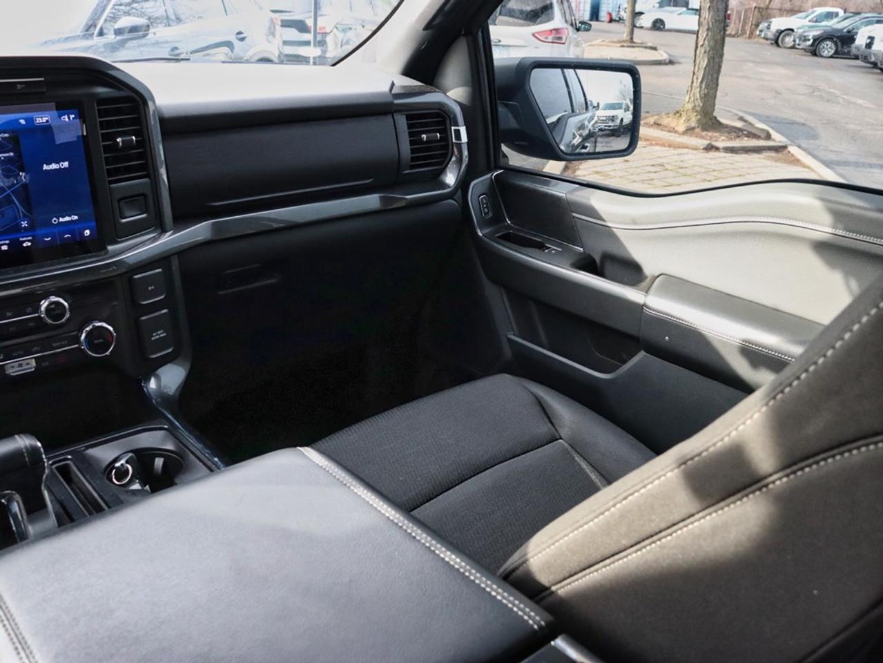 2022 Ford F-150 XLT | 4X4 | 2.7L | 302A | NAV | TAILGATE STEP |18s Photo