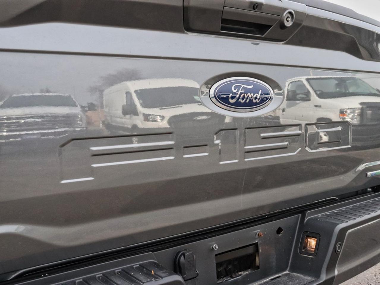 2022 Ford F-150 XLT | 4X4 | 2.7L | 302A | NAV | TAILGATE STEP |18s Photo