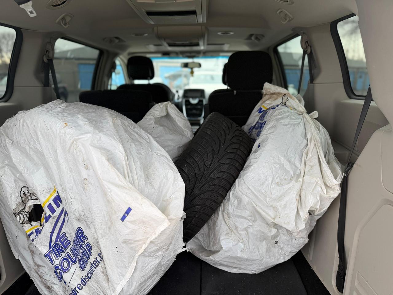 2011 Chrysler Town & Country TOURING Photo