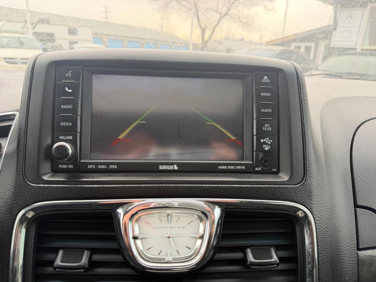 2011 Chrysler Town & Country TOURING Photo