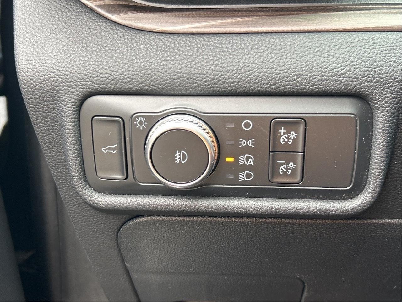 2020 Ford Explorer Limited 4WD Photo