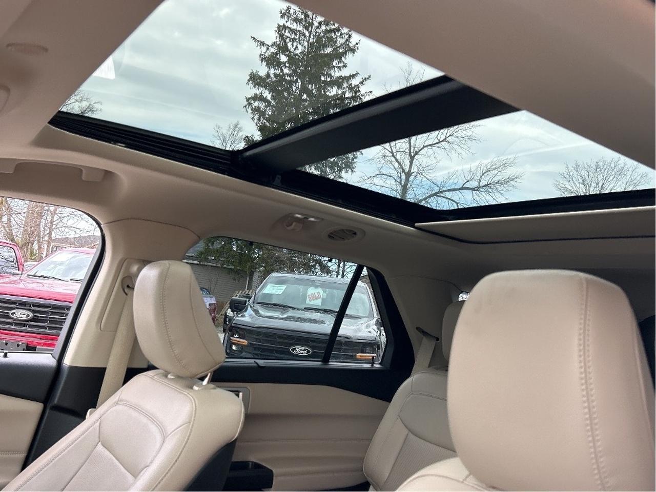 2020 Ford Explorer Limited 4WD Photo