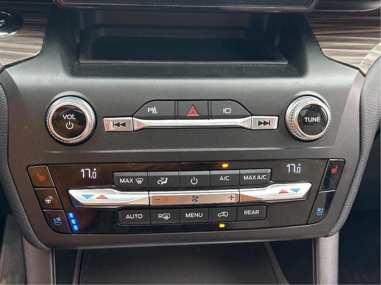 2020 Ford Explorer Limited 4WD Photo