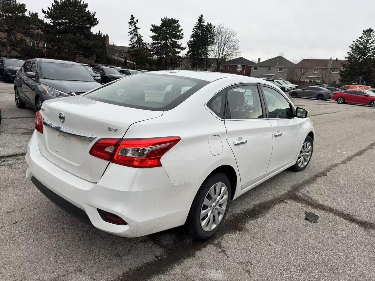 2017 Nissan Sentra 4DR SDN CVT SV Photo3