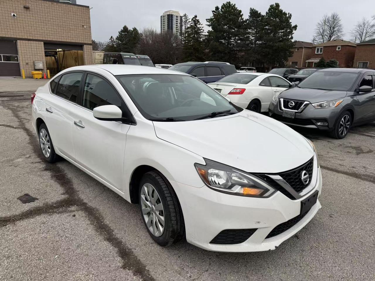 2017 Nissan Sentra 4DR SDN CVT SV Photo2