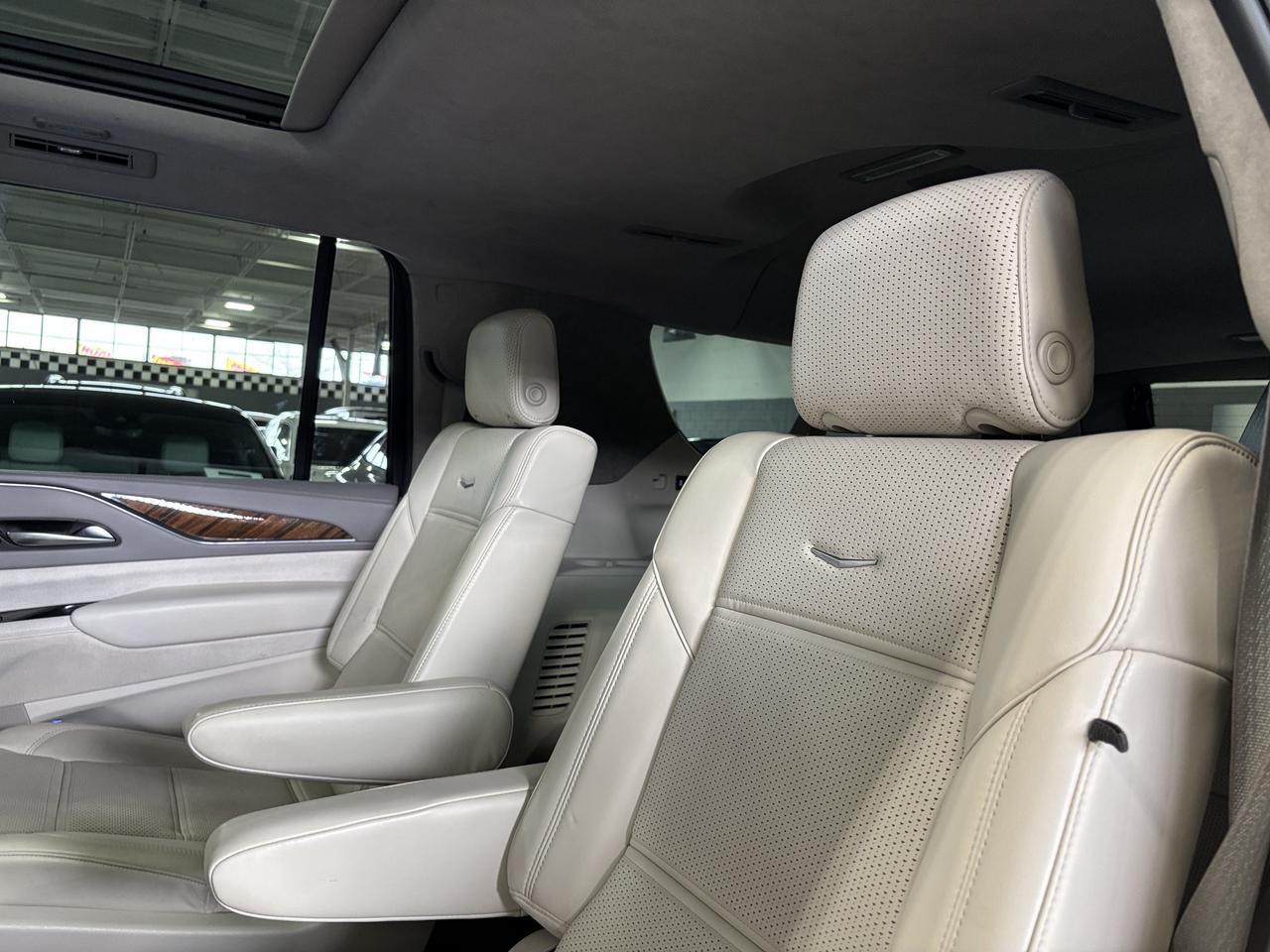 2021 Cadillac Escalade ESV Premium Luxury Platinum|4WD|SUPERCRUISE|NIGHTVIS|+ Photo