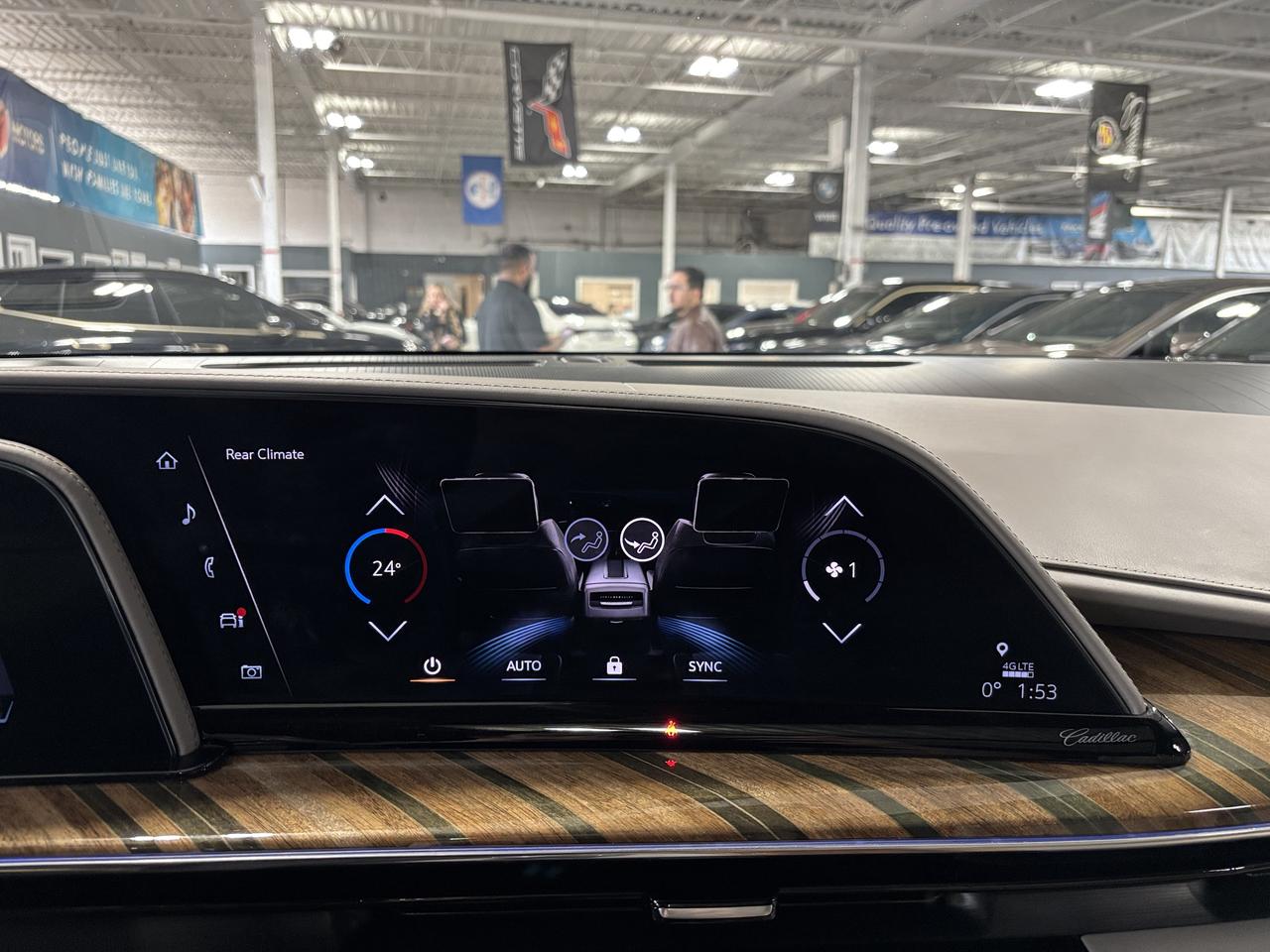 2021 Cadillac Escalade ESV Premium Luxury Platinum|4WD|SUPERCRUISE|NIGHTVIS|+ Photo