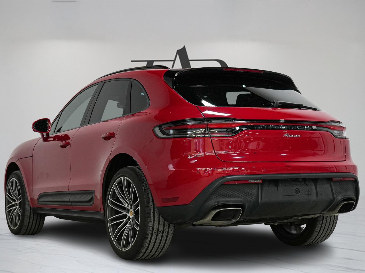 2024 Porsche Macan PREMIUM PLUS PKG | BOSE | PANO | 21 IN Photo4