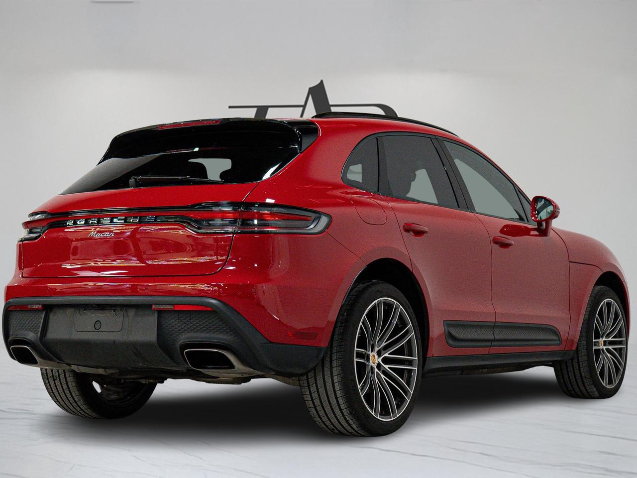 2024 Porsche Macan PREMIUM PLUS PKG | BOSE | PANO | 21 IN Photo3