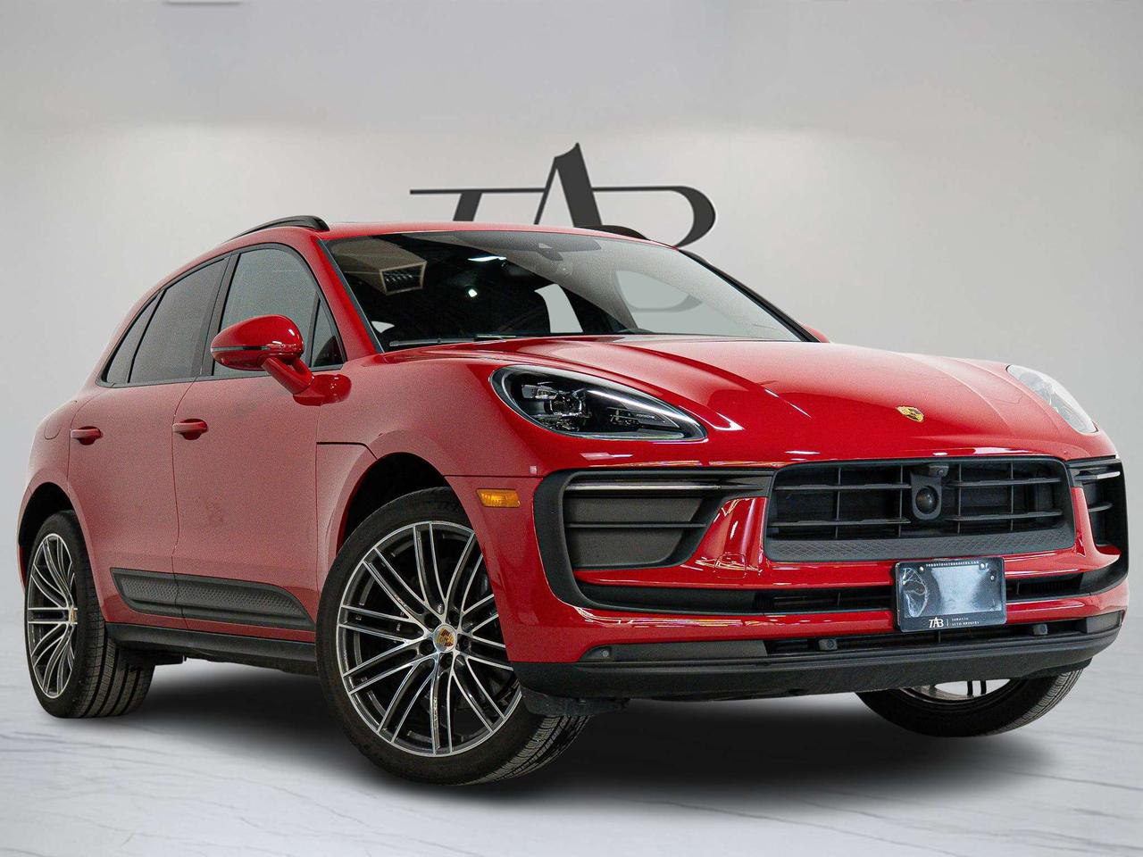 2024 Porsche Macan PREMIUM PLUS PKG | BOSE | PANO | 21 IN Photo5
