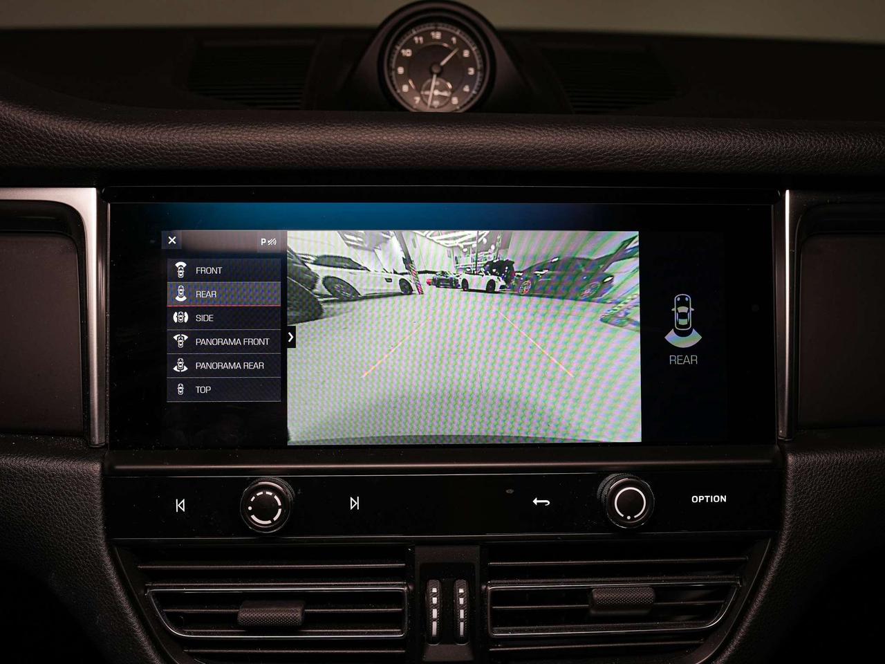 2024 Porsche Macan PREMIUM PLUS PKG | BOSE | PANO | 21 IN Photo