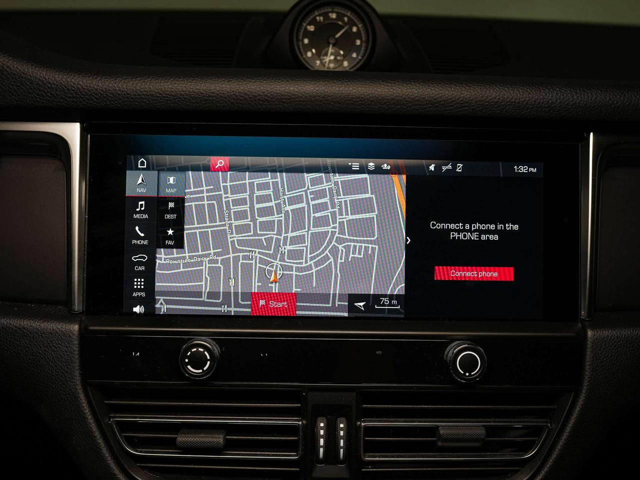 2024 Porsche Macan PREMIUM PLUS PKG | BOSE | PANO | 21 IN Photo