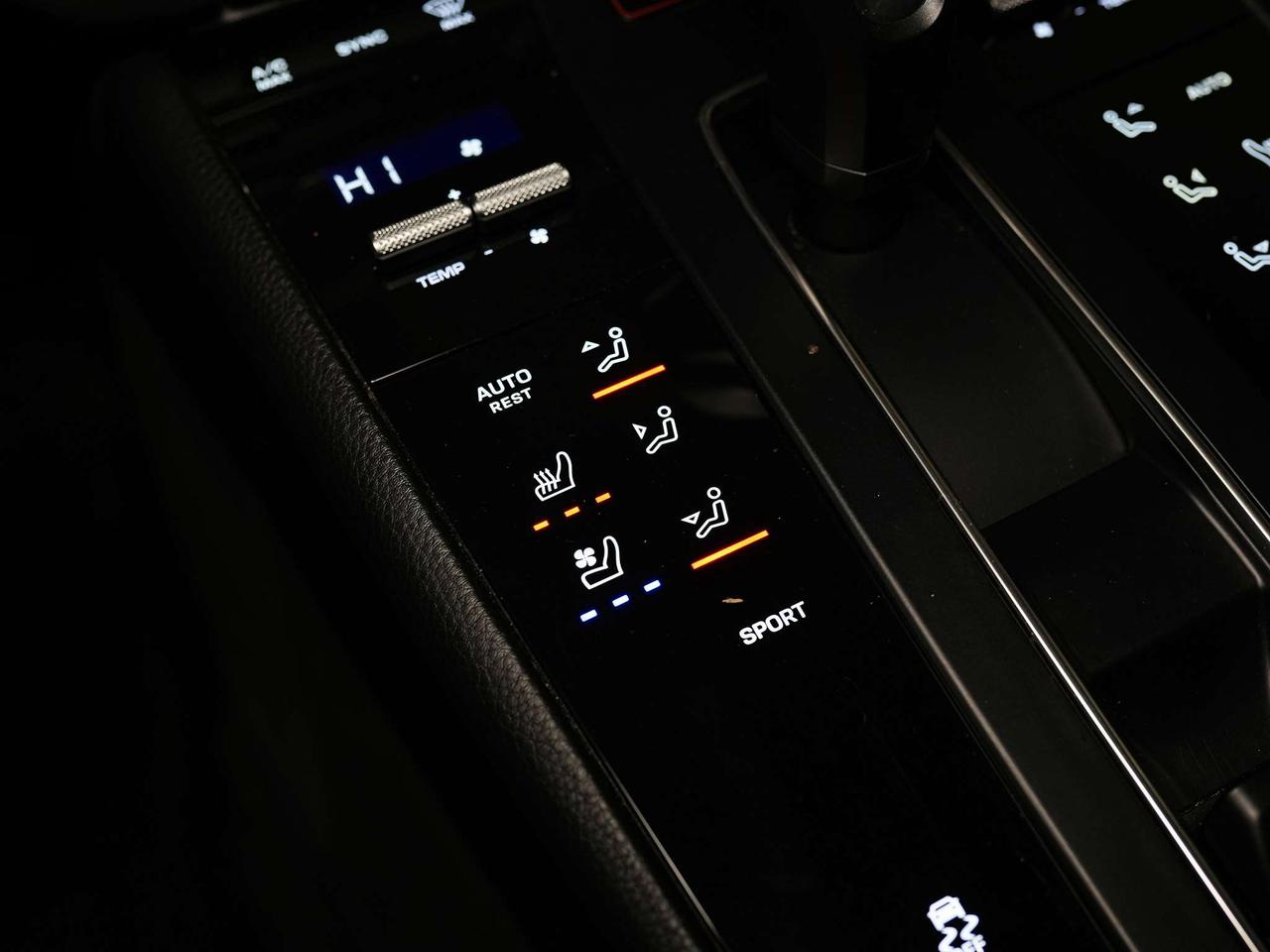 2024 Porsche Macan PREMIUM PLUS PKG | BOSE | PANO | 21 IN Photo