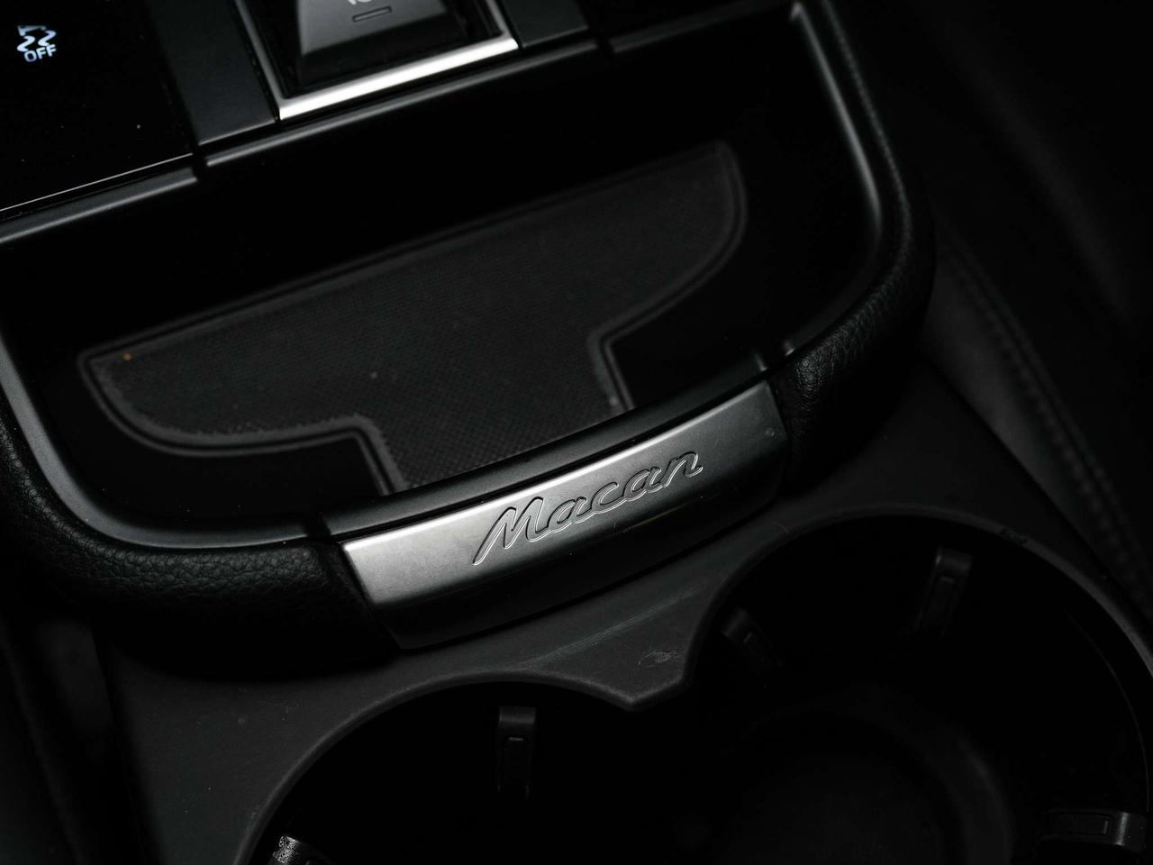 2024 Porsche Macan PREMIUM PLUS PKG | BOSE | PANO | 21 IN Photo