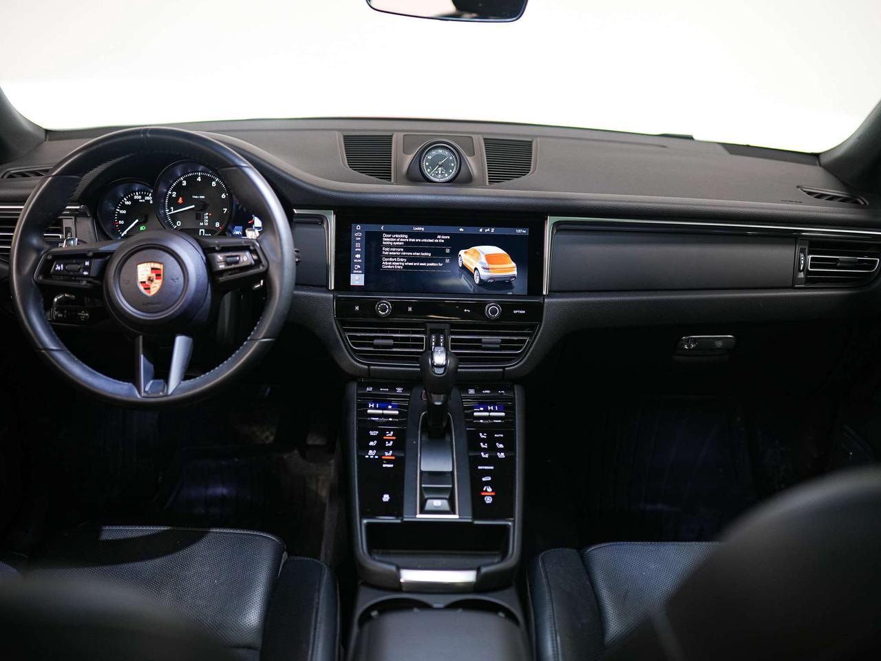 2024 Porsche Macan PREMIUM PLUS PKG | BOSE | PANO | 21 IN Photo