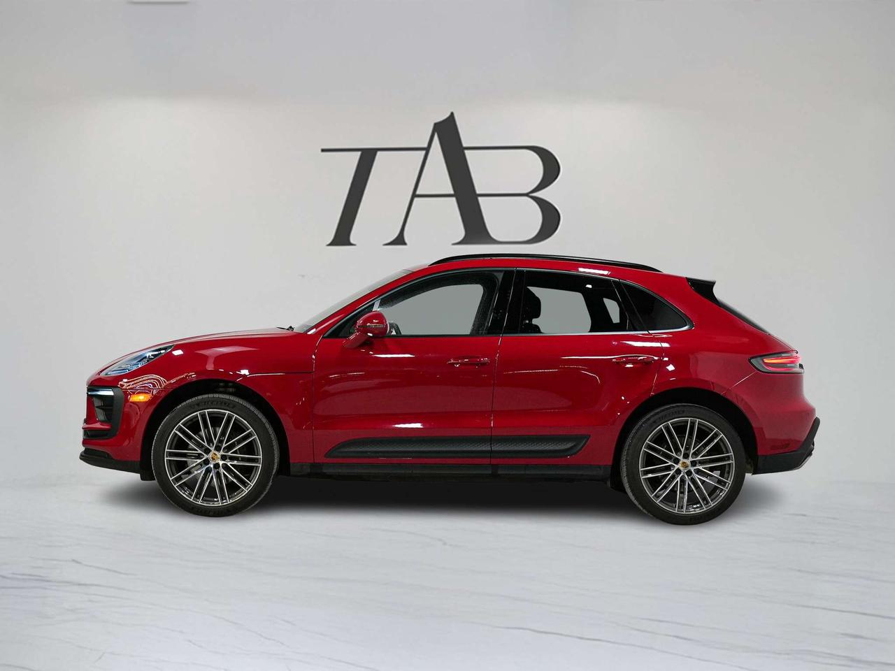 2024 Porsche Macan PREMIUM PLUS PKG | BOSE | PANO | 21 IN Photo
