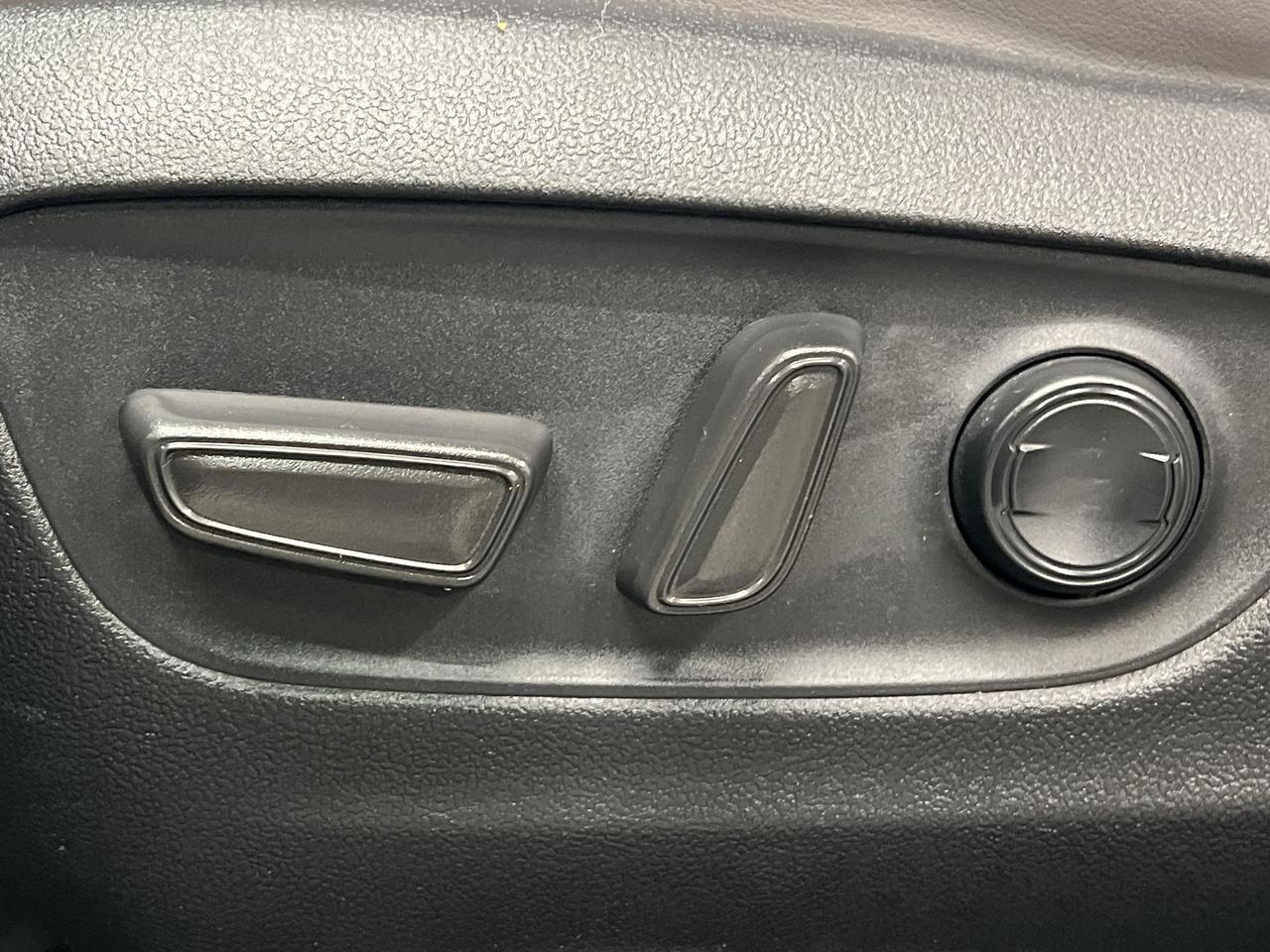 2023 Toyota RAV4 TRAIL AWD | SUNROOF | LEATHER | CARPLAY | ALLOYS Photo