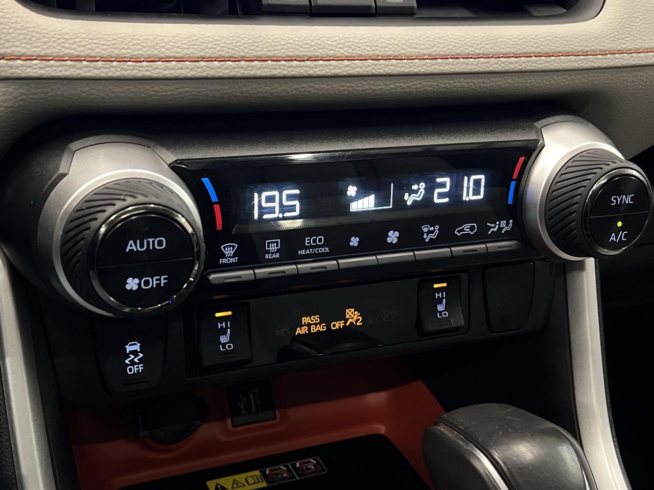 2023 Toyota RAV4 TRAIL AWD | SUNROOF | LEATHER | CARPLAY | ALLOYS Photo