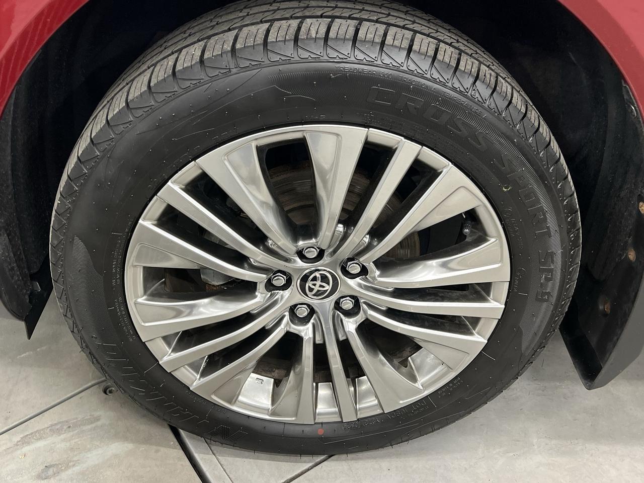 2022 Toyota Venza XLE HYBRID AWD | HTD LEATHER | CARPLAY | ALLOYS Photo