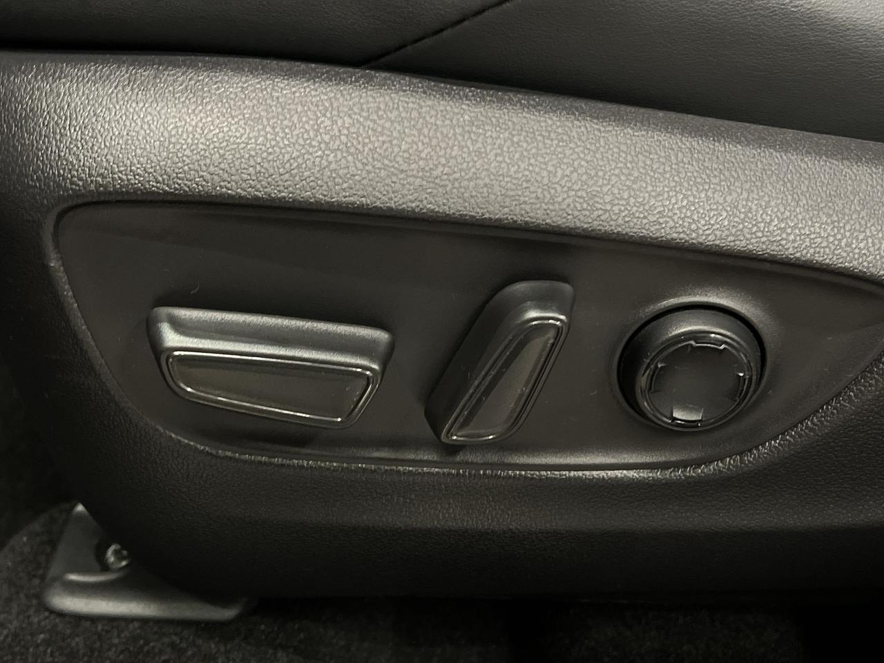 2022 Toyota Venza XLE HYBRID AWD | HTD LEATHER | CARPLAY | ALLOYS Photo