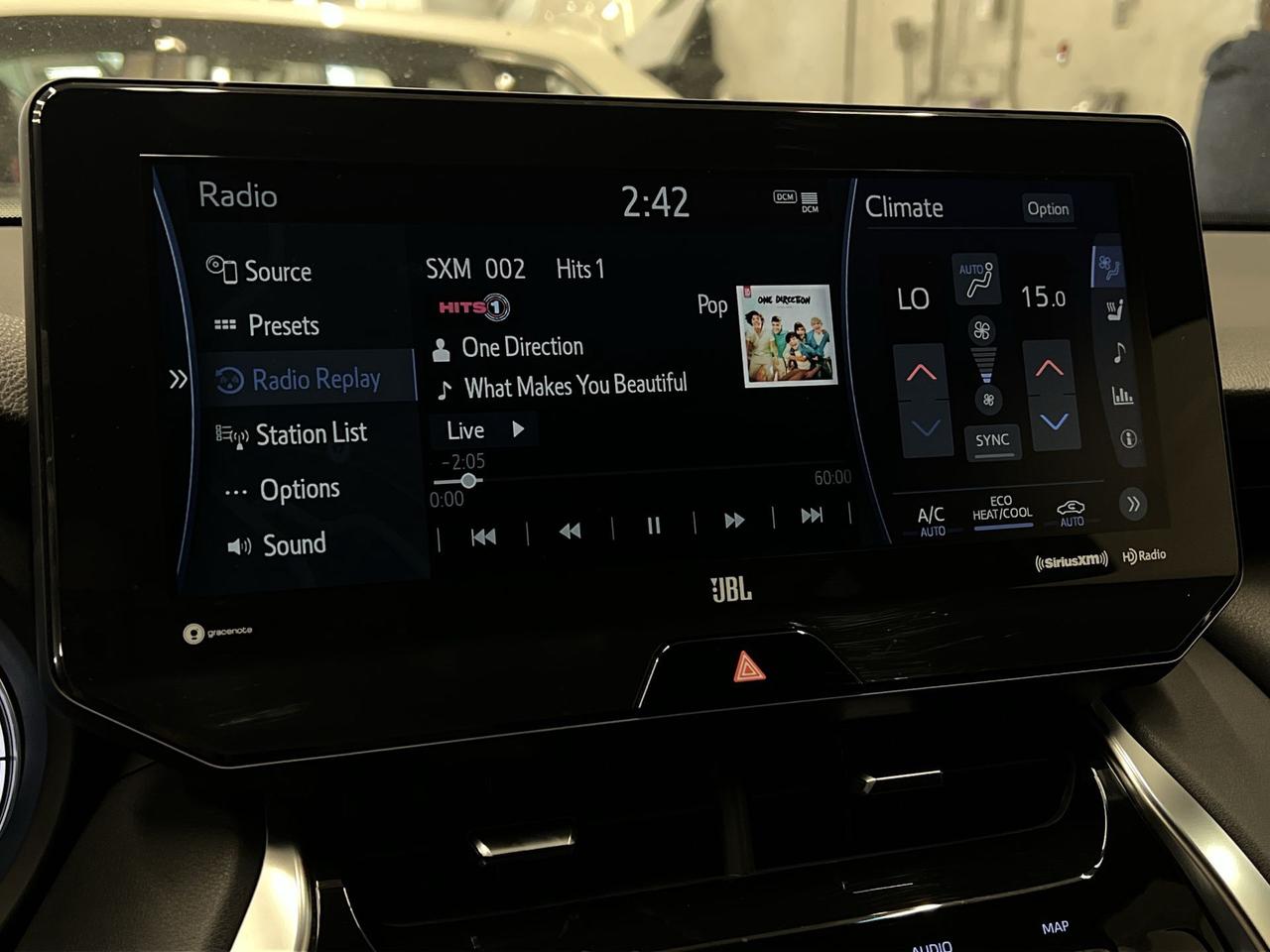 2022 Toyota Venza XLE HYBRID AWD | HTD LEATHER | CARPLAY | ALLOYS Photo