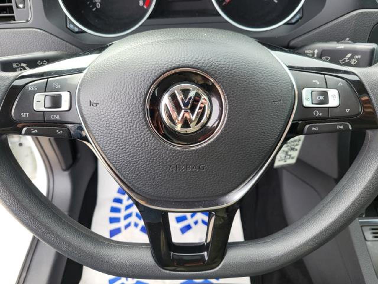 2016 Volkswagen Jetta TRENDLINE PLUS Photo