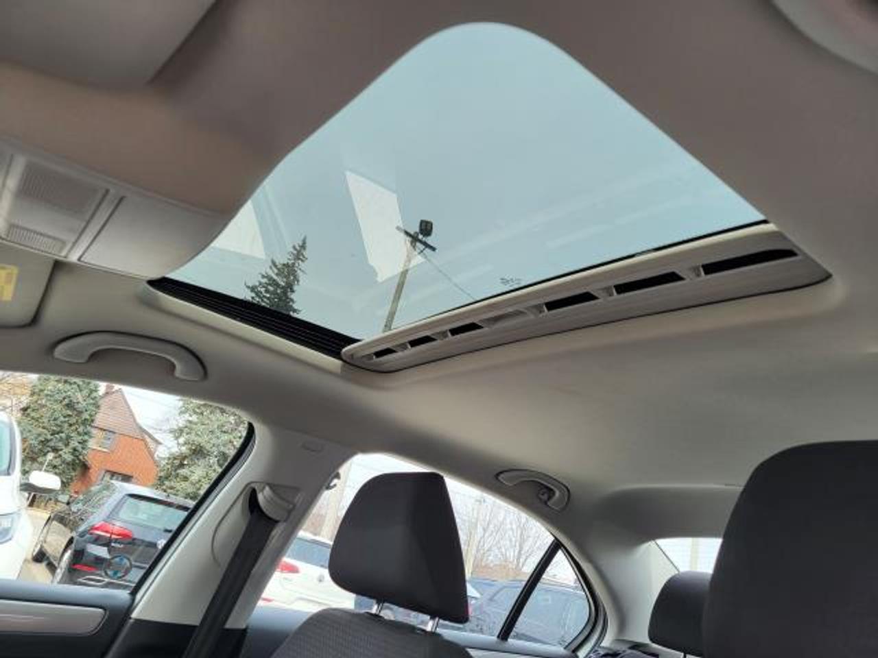 2016 Volkswagen Jetta TRENDLINE PLUS Photo