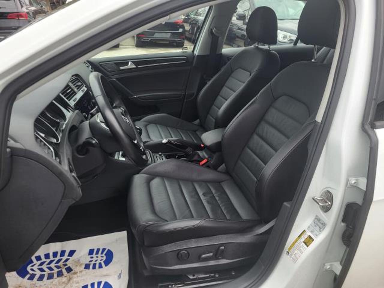 2018 Volkswagen Golf Highline Photo