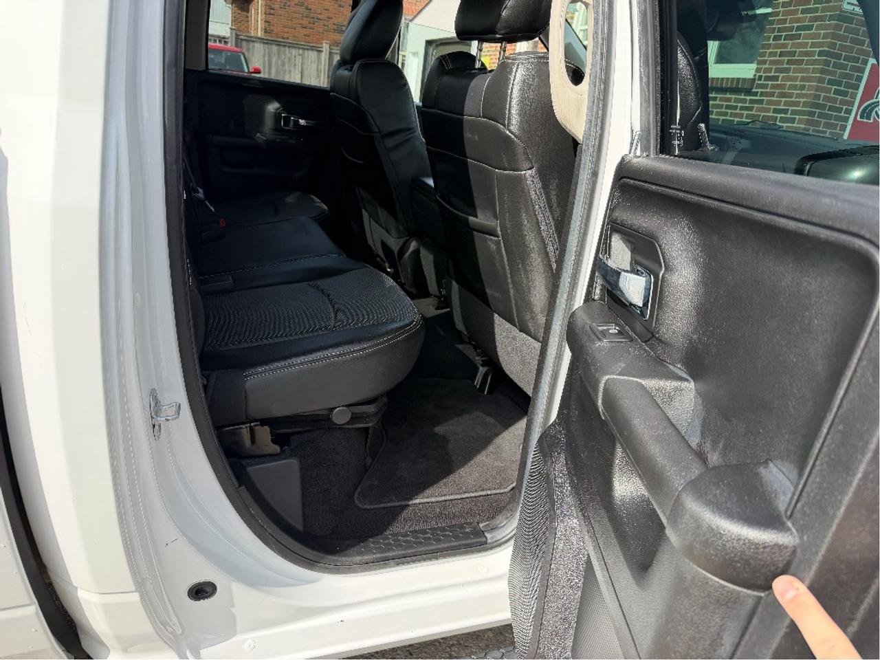 2014 RAM 1500 Laramie | Hemi 5.7L V8 | Extremely Well Maintained Photo