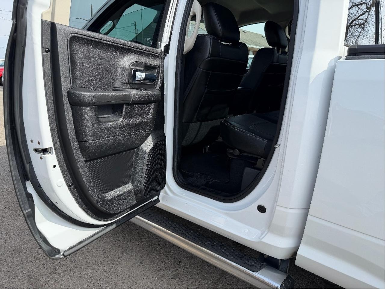 2014 RAM 1500 Laramie | Hemi 5.7L V8 | Extremely Well Maintained Photo