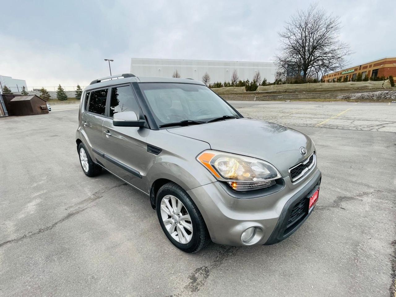 2013 Kia Soul 5dr wagon Photo