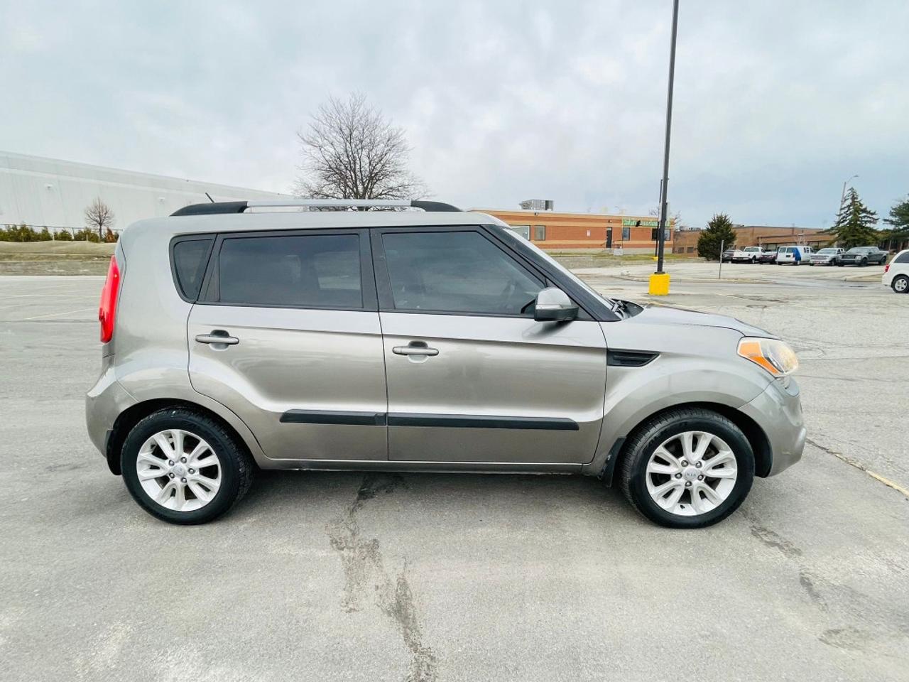 2013 Kia Soul 5dr wagon Photo