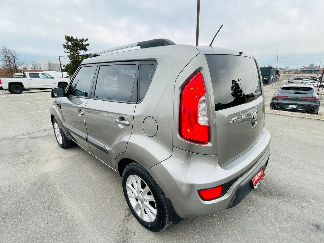 2013 Kia Soul 5dr wagon Photo