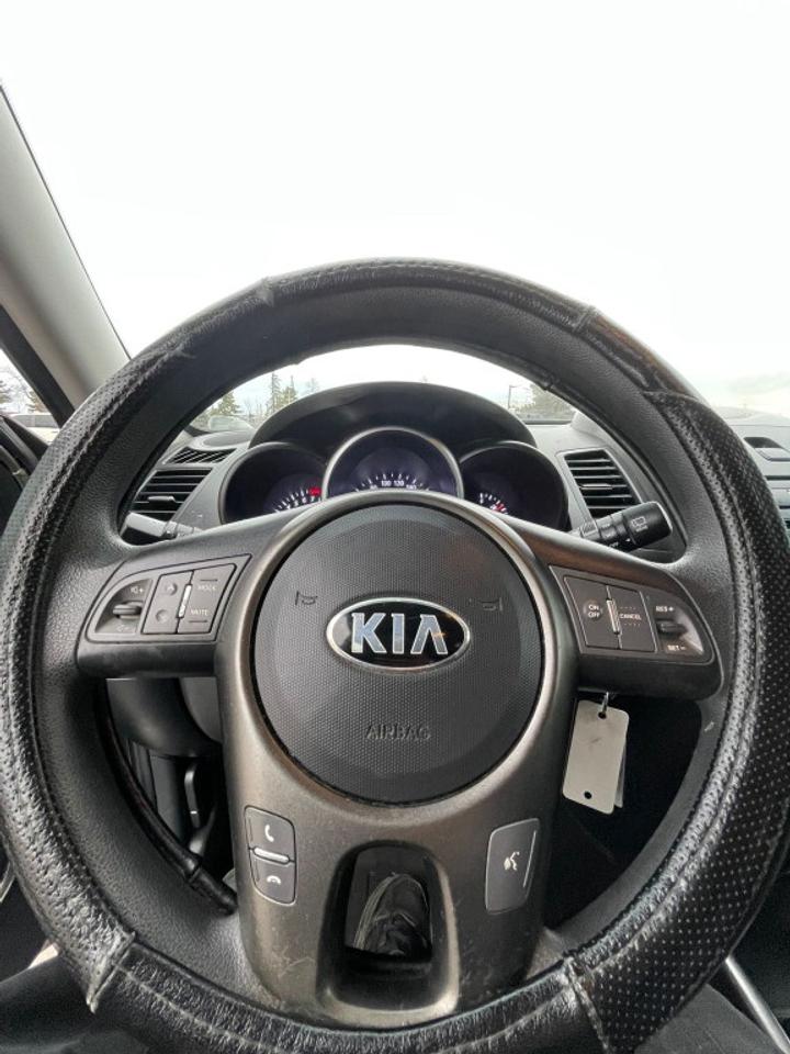 2013 Kia Soul 5dr wagon Photo