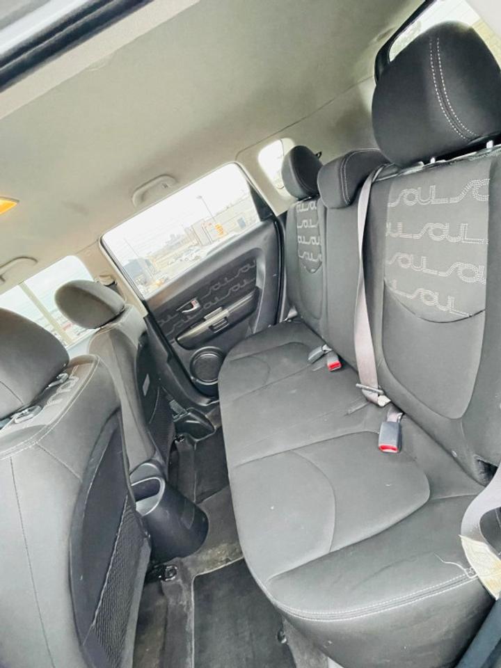 2013 Kia Soul 5dr wagon Photo