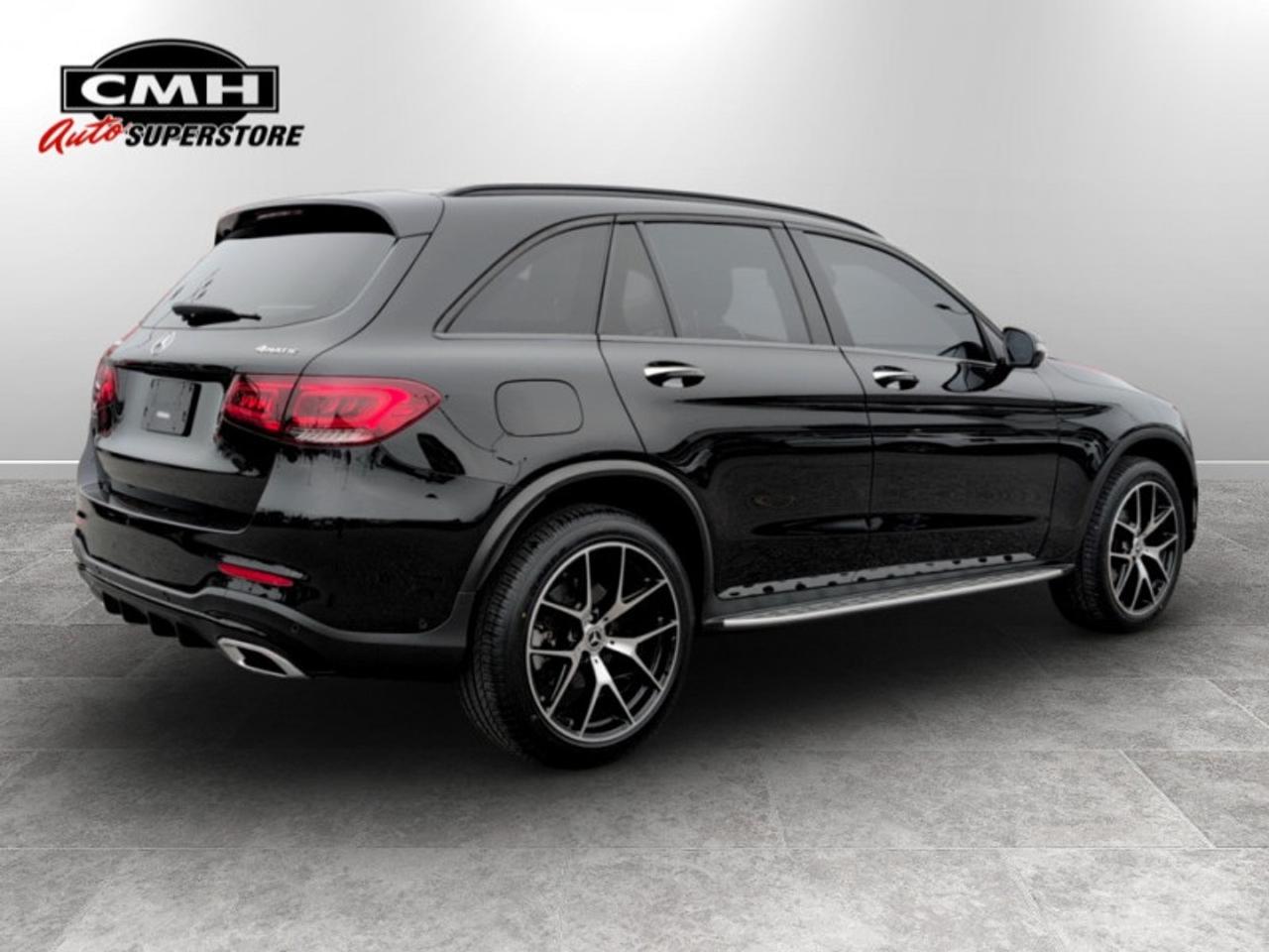 2022 Mercedes-Benz GLC 300 4MATIC®  **LOW MILEAGE** Photo