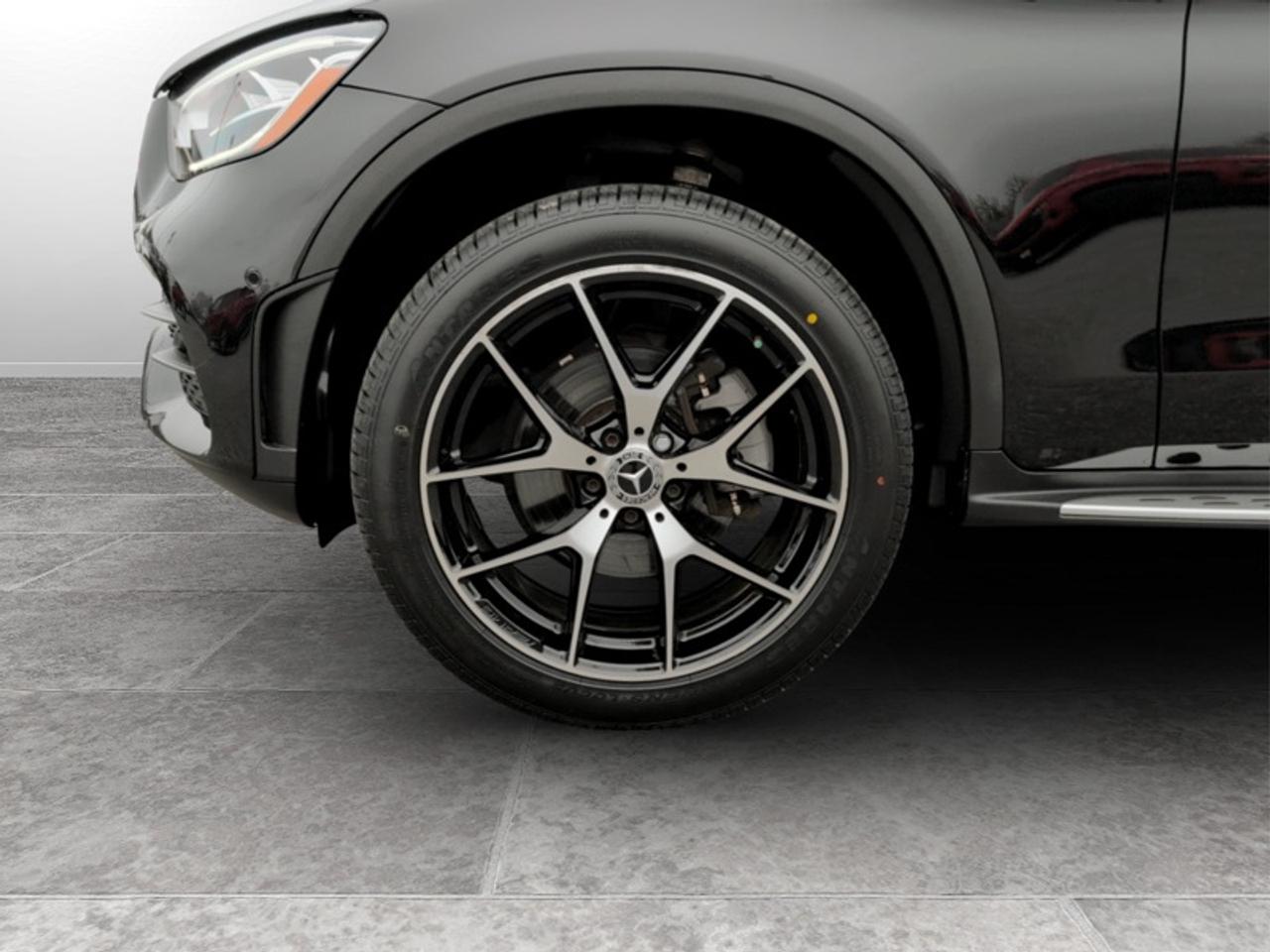 2022 Mercedes-Benz GLC 300 4MATIC®  **LOW MILEAGE** Photo