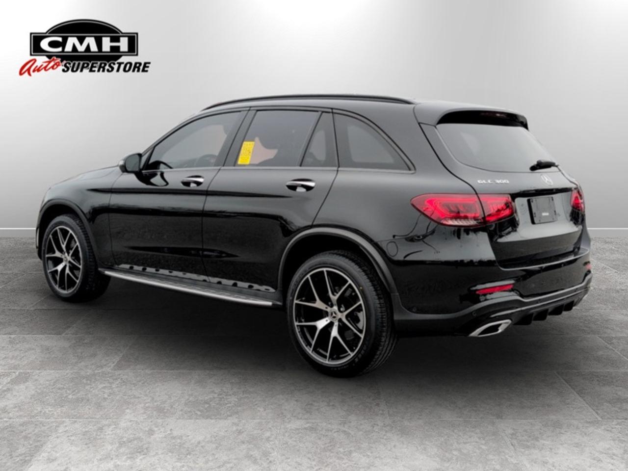 2022 Mercedes-Benz GLC 300 4MATIC®  **LOW MILEAGE** Photo