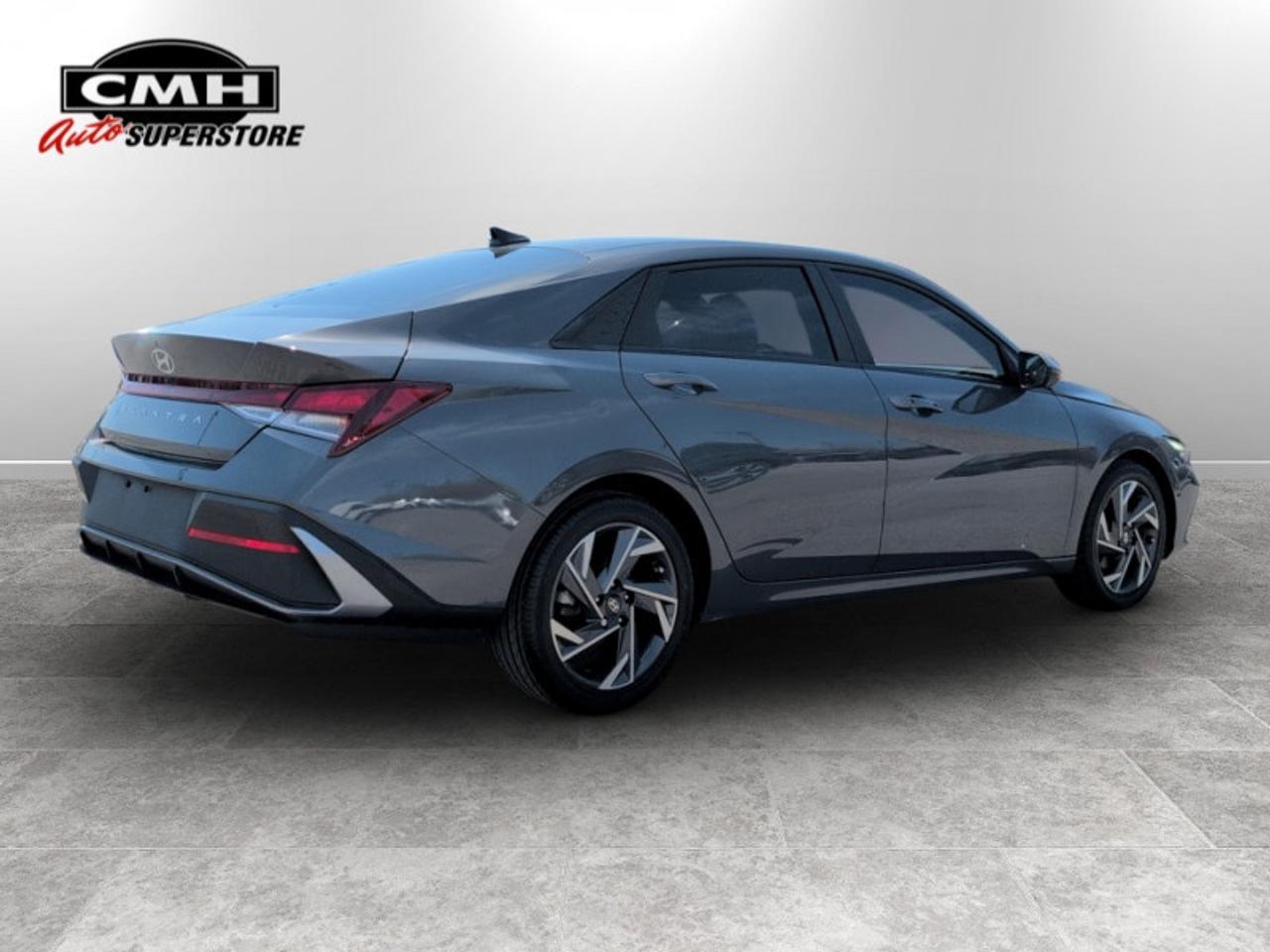 2024 Hyundai Elantra Preferred w/Tech Pkg  *CLEAN CARFAX* Photo