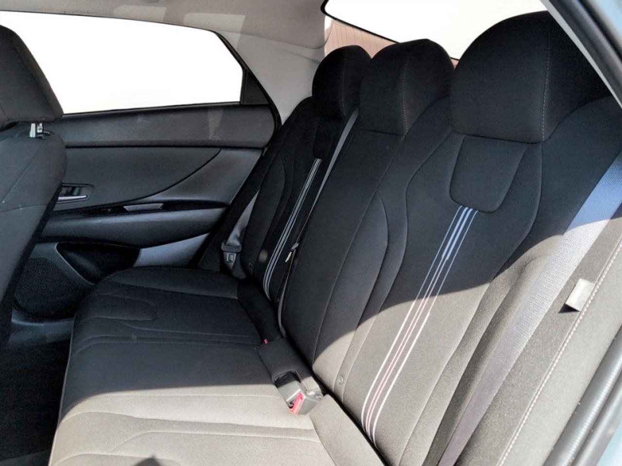 2024 Hyundai Elantra Preferred w/Tech Pkg  *CLEAN CARFAX* Photo