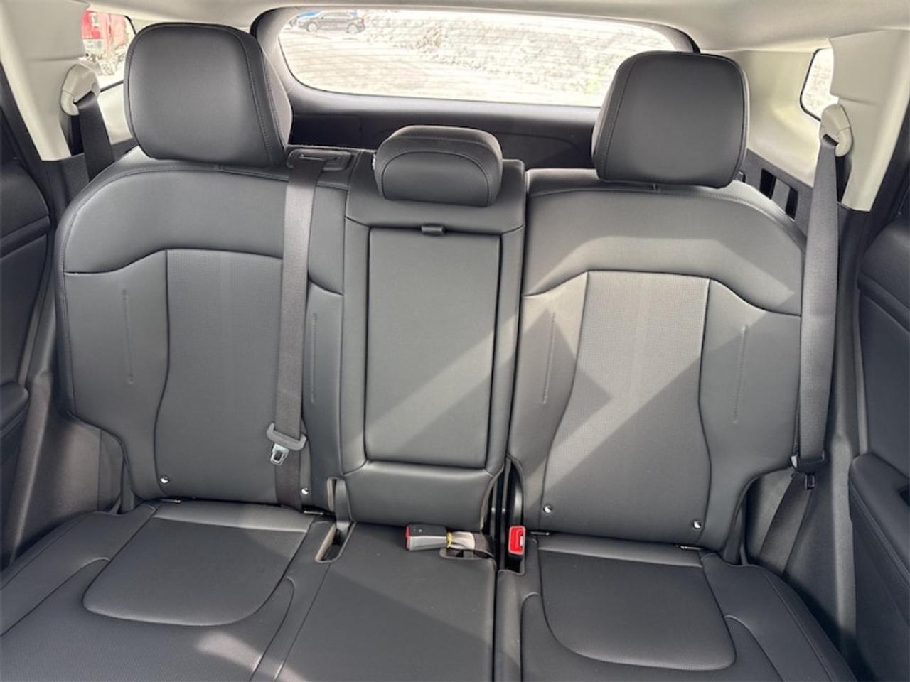 2026 Kia Sportage EX AWD  Navigation GPS Photo