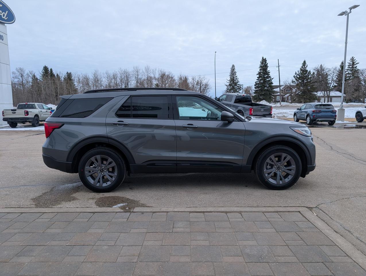 2026 Ford Explorer Active w/200A Pkg Photo4