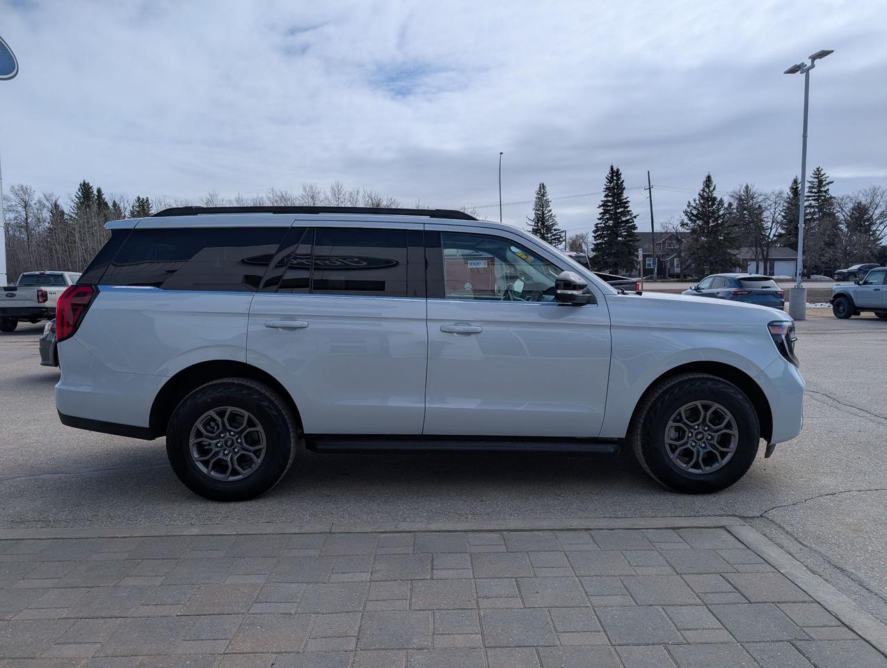 2026 Ford Expedition Active Photo4