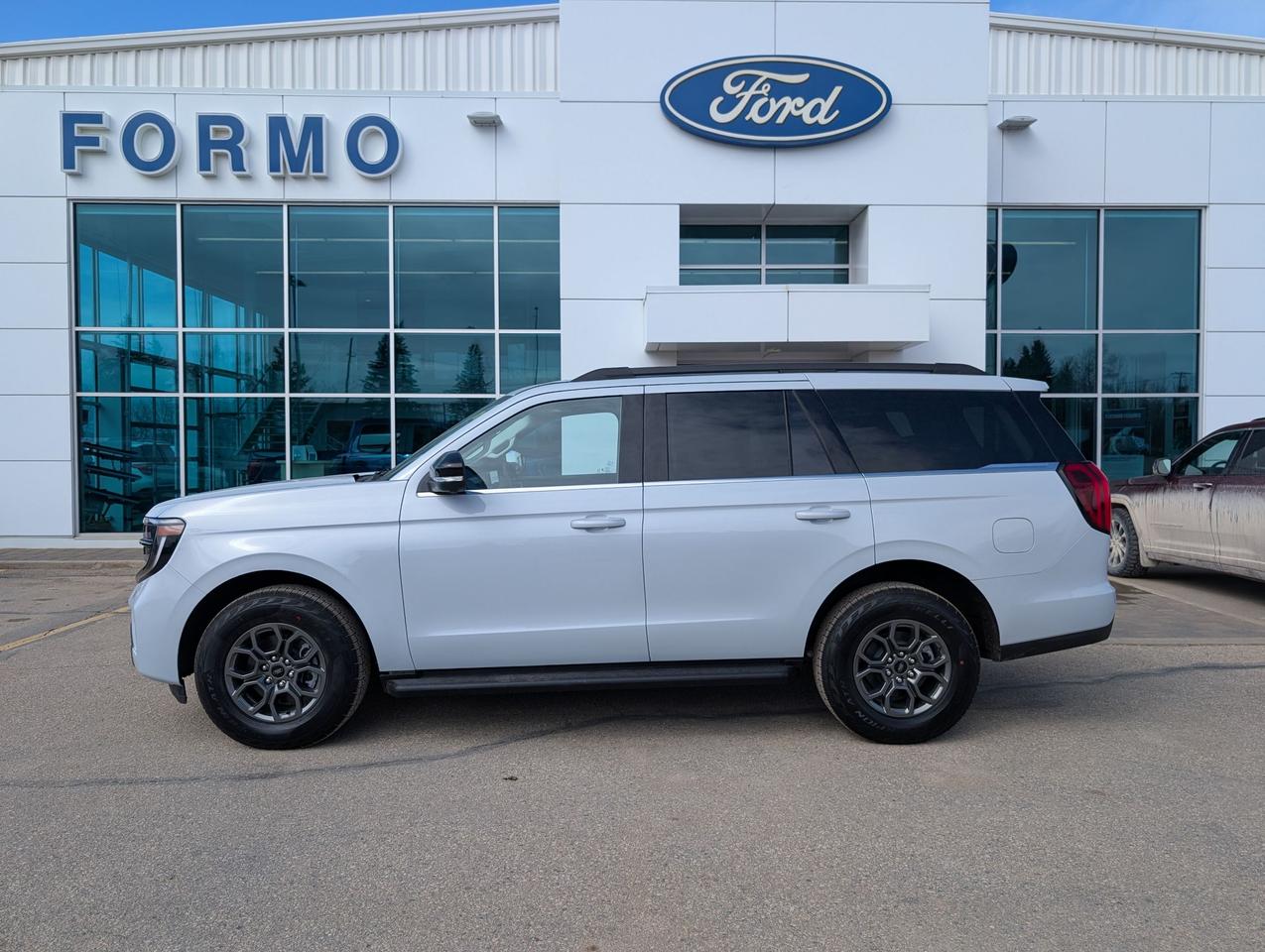 2026 Ford Expedition Active Photo0