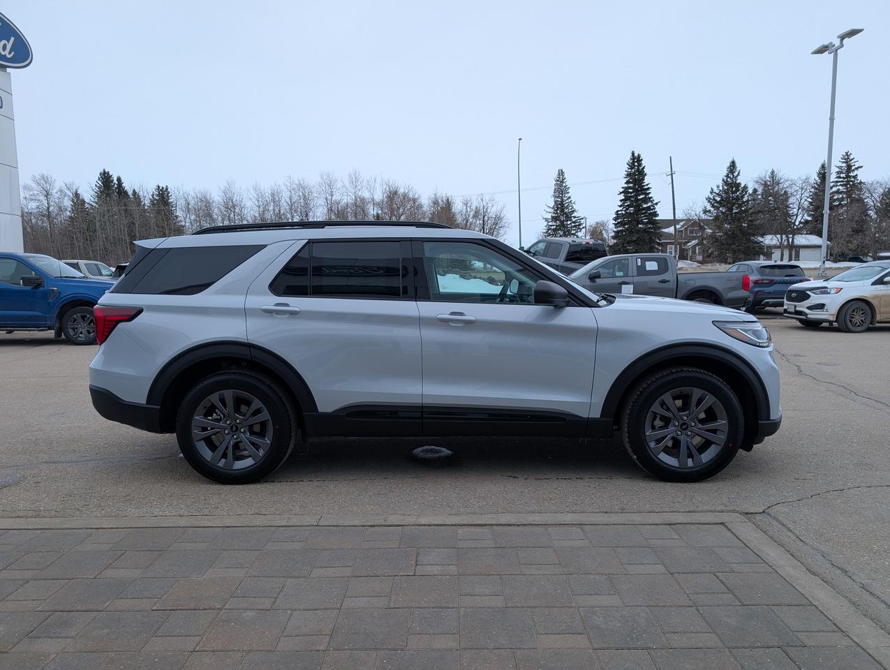 2026 Ford Explorer Active w/200A Pkg Photo4
