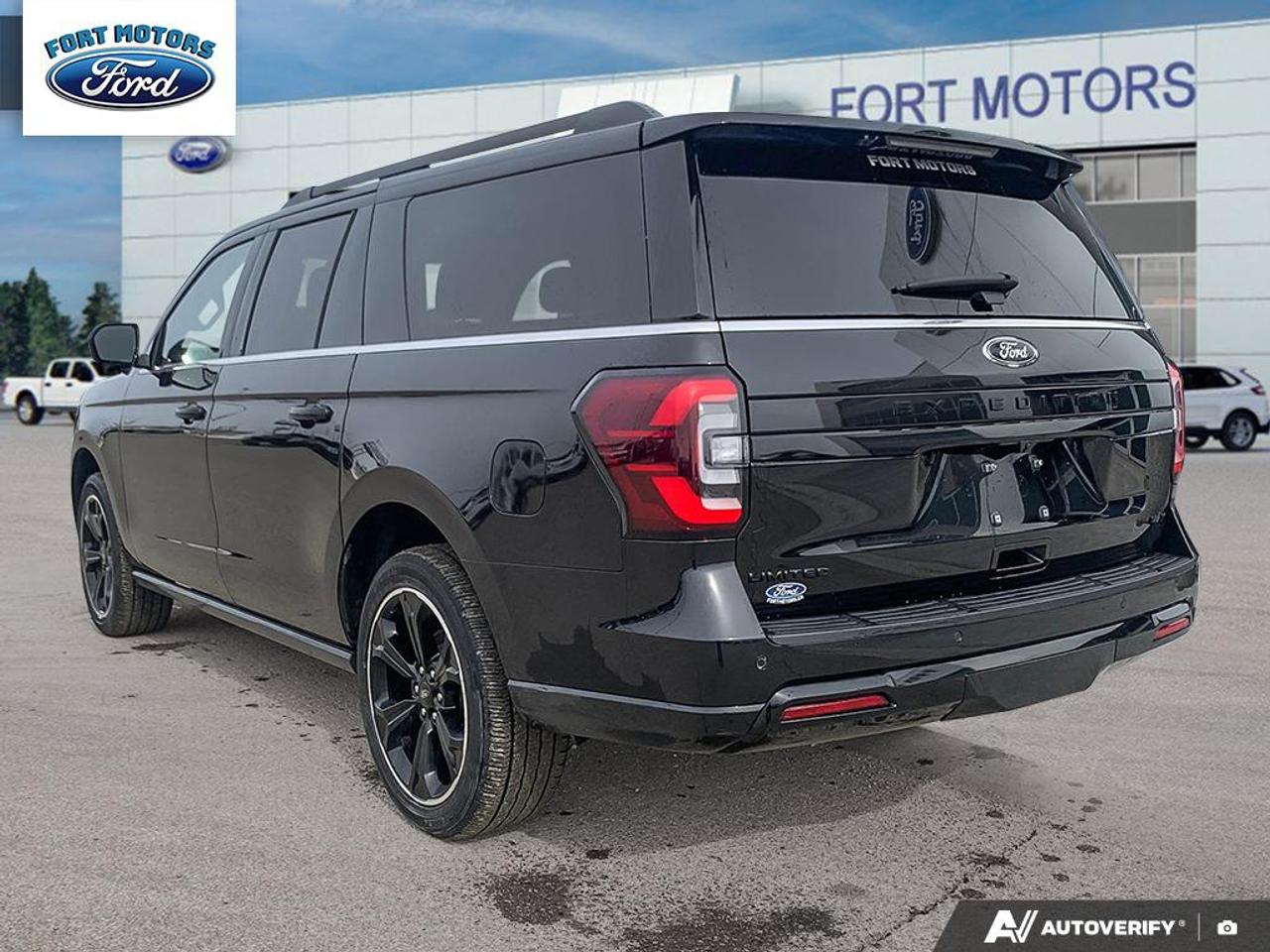 2023 Ford Expedition Limited MAX Photo3