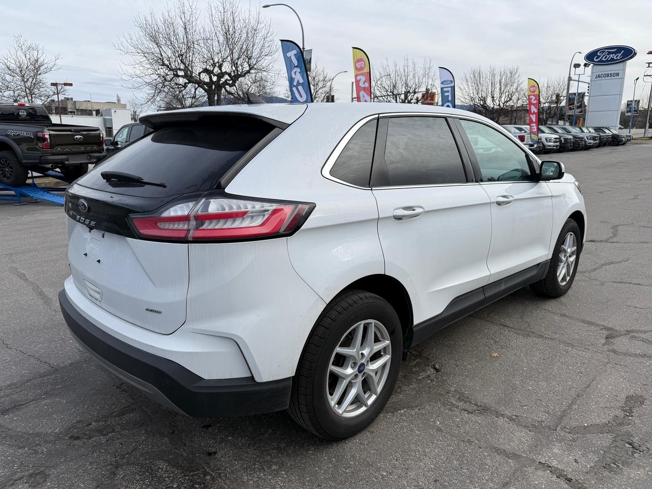 2022 Ford Edge SEL Photo4
