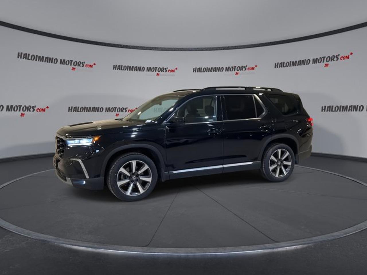 2023 Honda Pilot Touring AWD | 360 Camera | Leather Seats Photo3